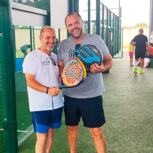 Pareja-padel-juego